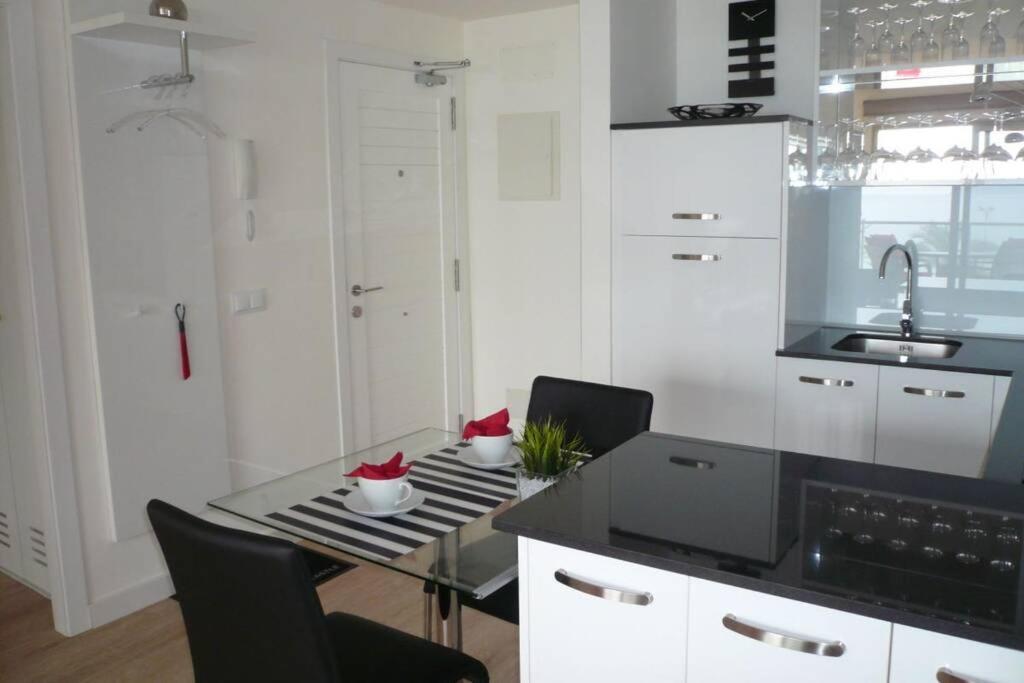 Modern With Stunning Sea View Lägenhet
