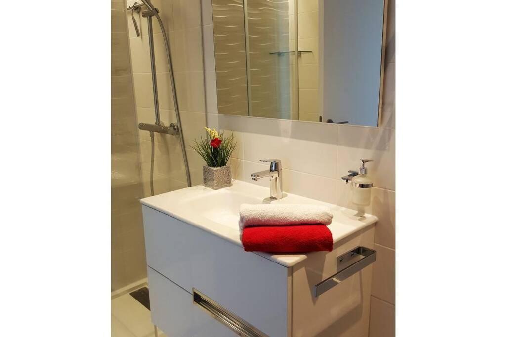Lejlighed Modern With Stunning Sea View *